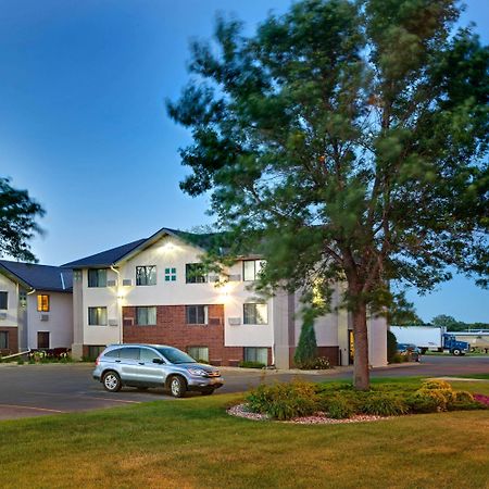 Super 8 By Wyndham Aberdeen East Екстериор снимка