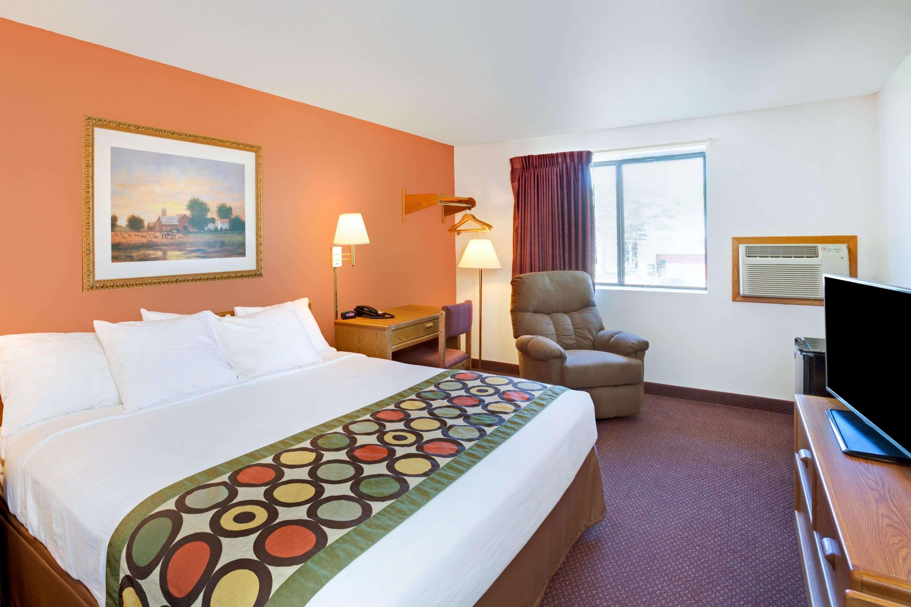 Super 8 By Wyndham Aberdeen East Екстериор снимка
