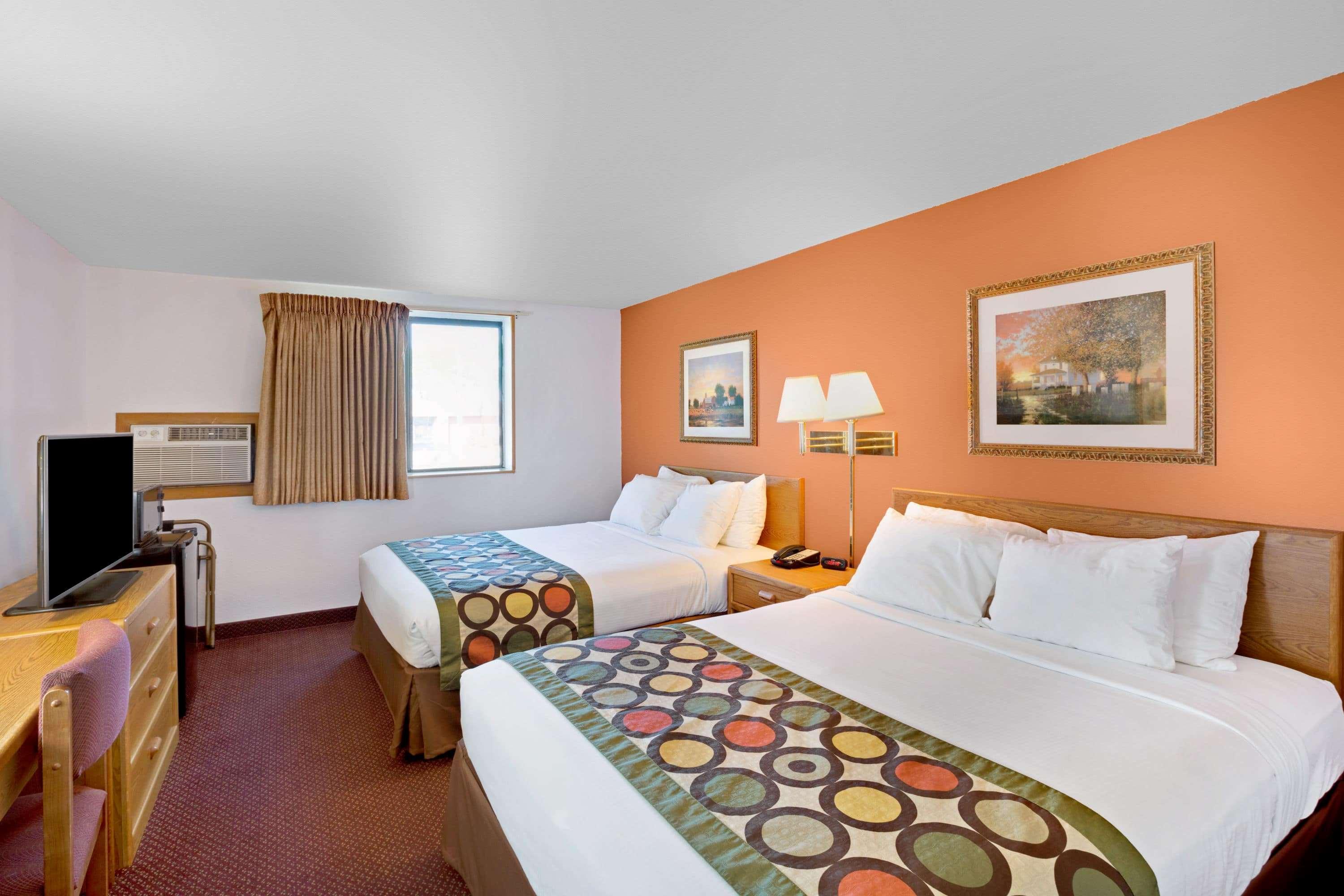 Super 8 By Wyndham Aberdeen East Екстериор снимка